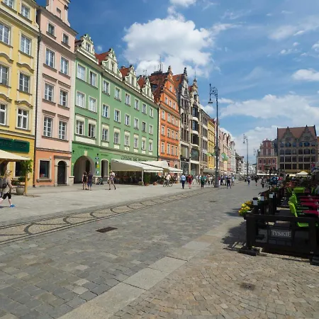 Апартаменты Majestic -150m2 With Iconic Market Square View As R506