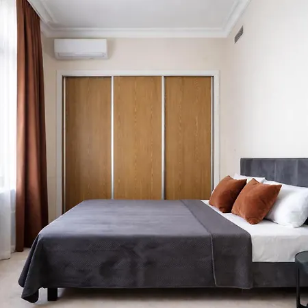 Majestic -150m2 With Iconic Market Square View As R506 Lägenhet