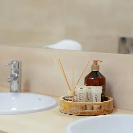 Majestic -150m2 With Iconic Market Square View As R506 Apartamento